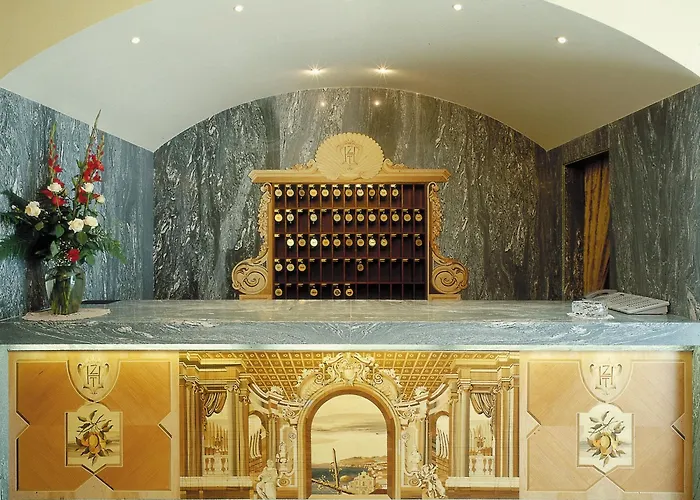 Hotel Zi\' Teresa